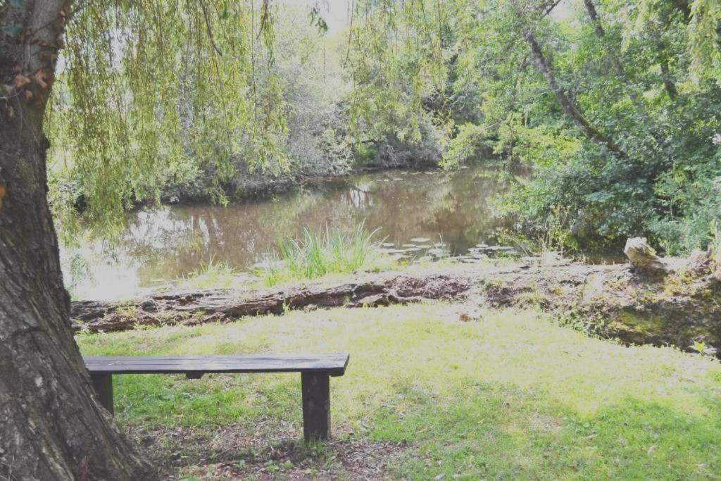 Les Bruyeres Gite Montbron ภายนอก รูปภาพ